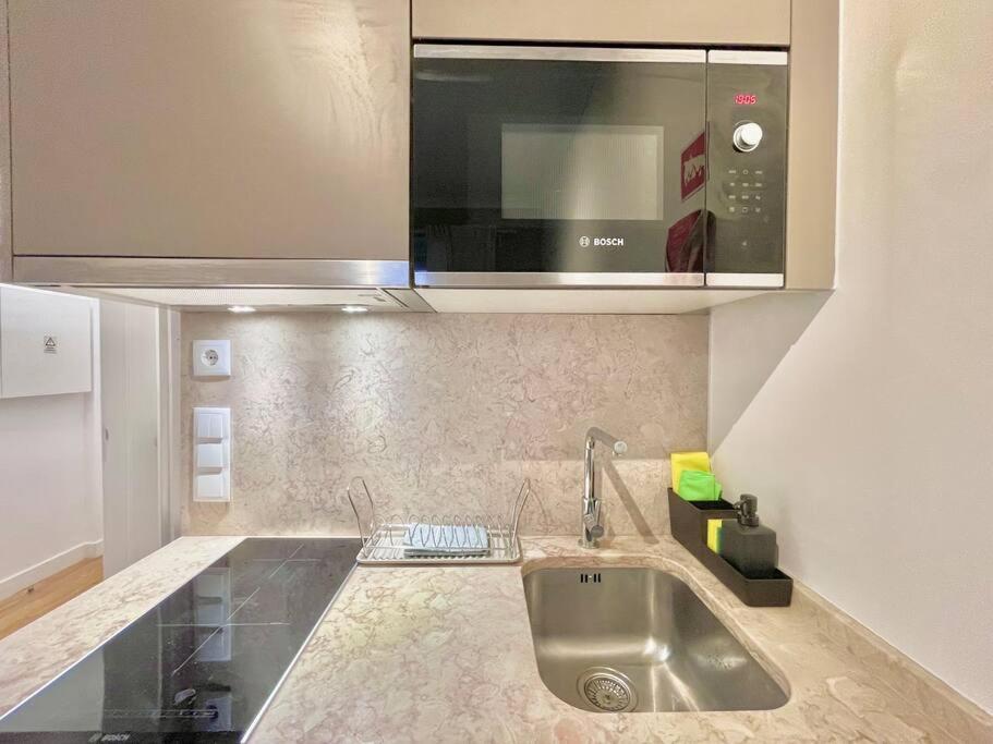 Vila Rosario 3 Studios With Patio By Homeful Homes Lissabon Exterior foto