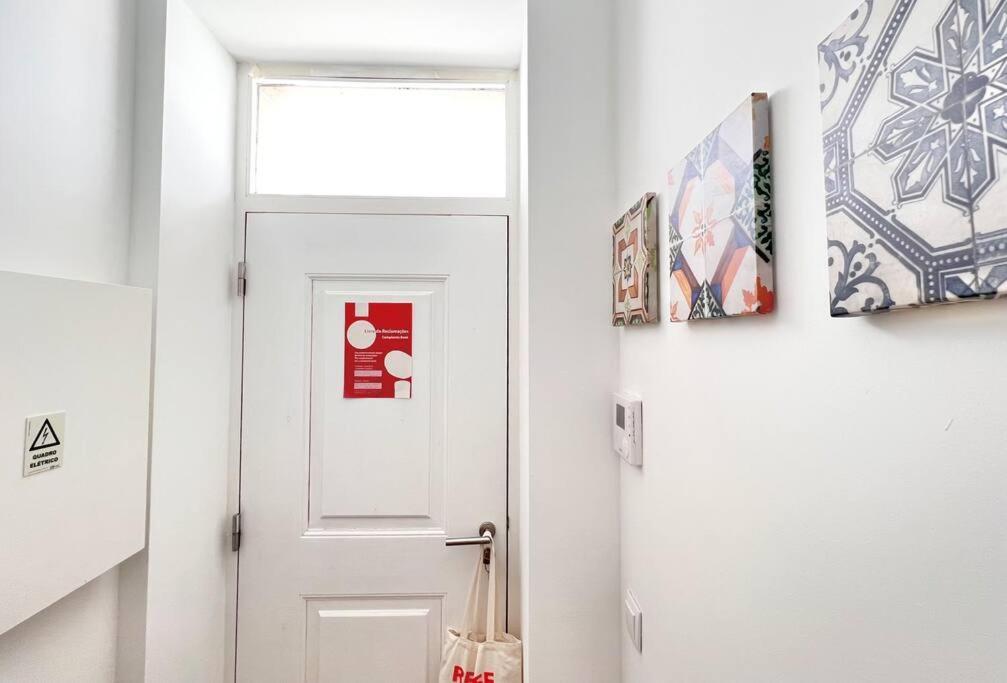 Vila Rosario 3 Studios With Patio By Homeful Homes Lissabon Exterior foto